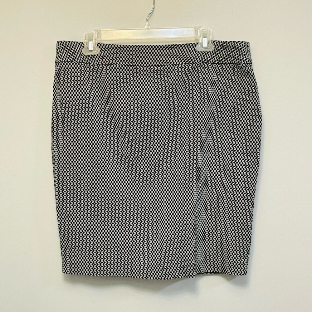 Black & White Geometric Pencil Skirt